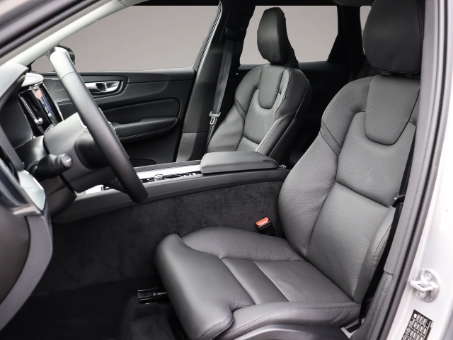 Volvo XC60 (03/2025, Benzin)