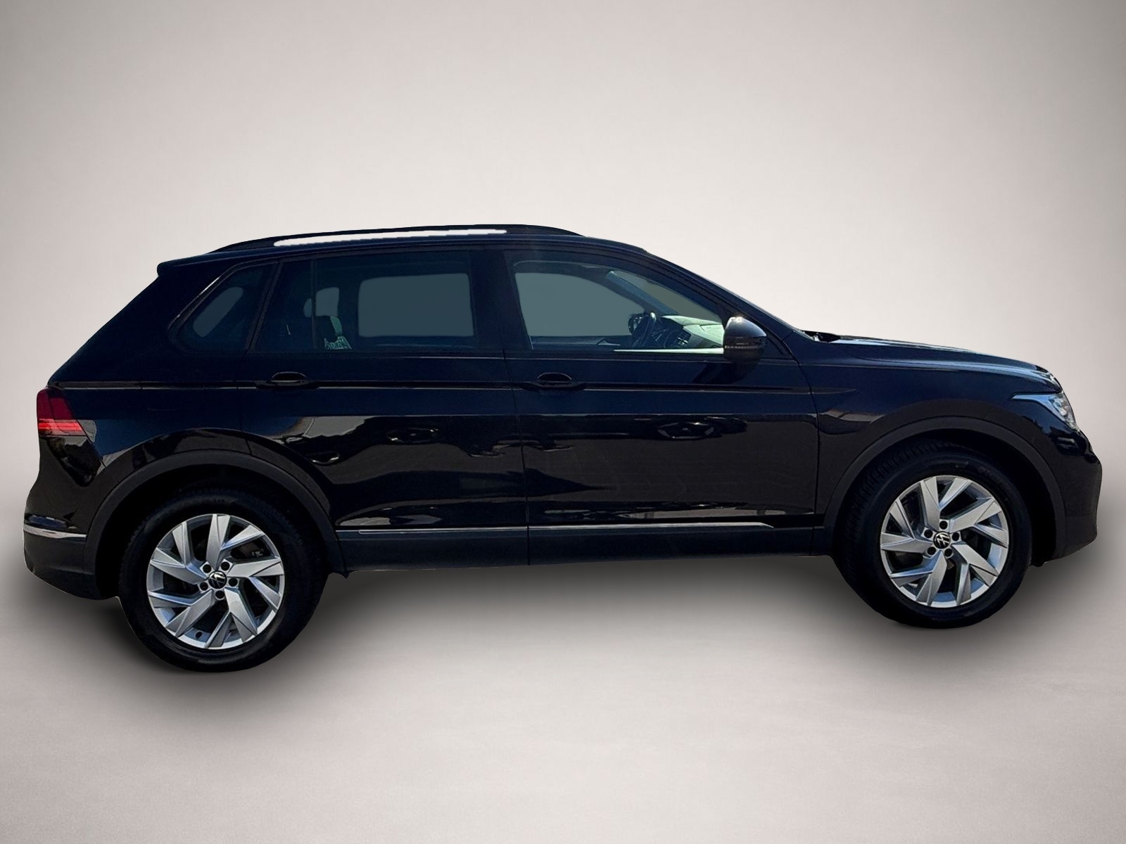 Volkswagen Tiguan (02/2021, Benzin)