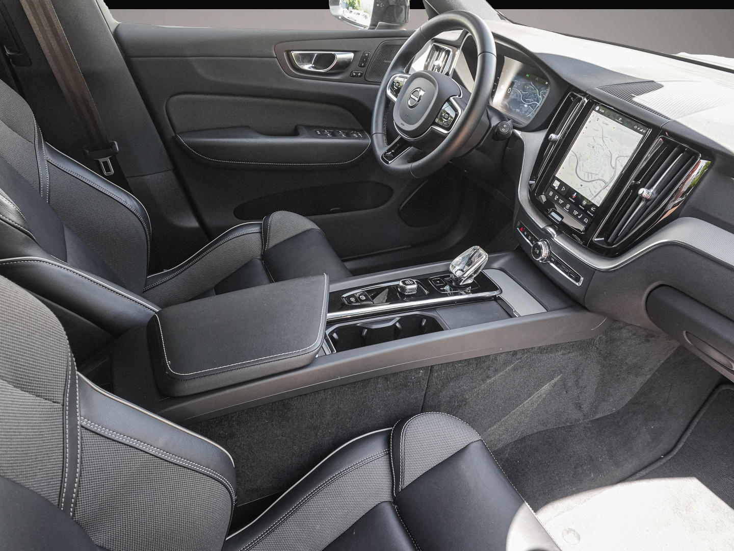 Volvo XC60 (07/2023, Benzin)
