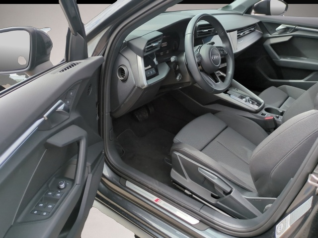 Audi A3 (04/2024, Benzin)