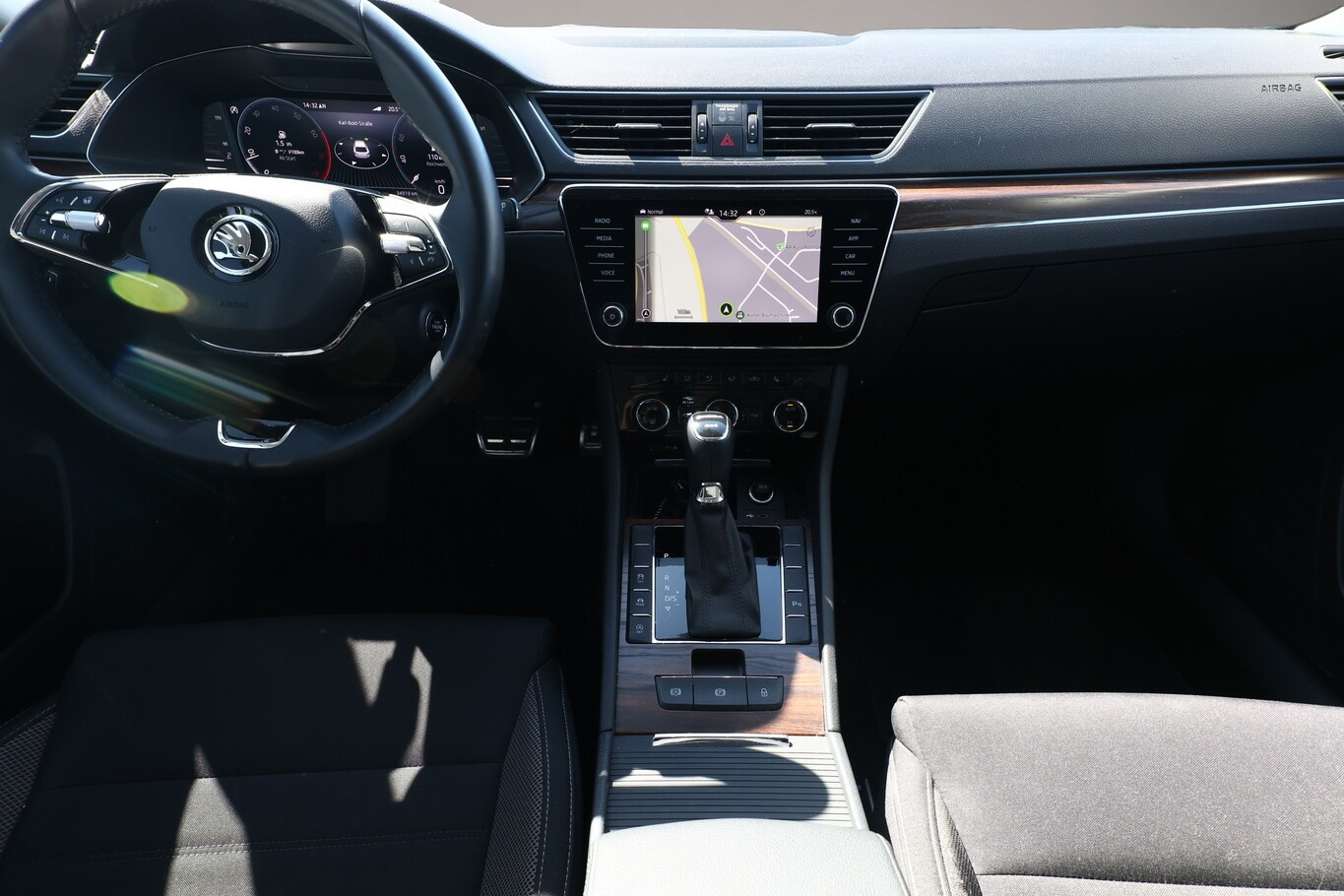 Skoda Superb (08/2022, Benzin)