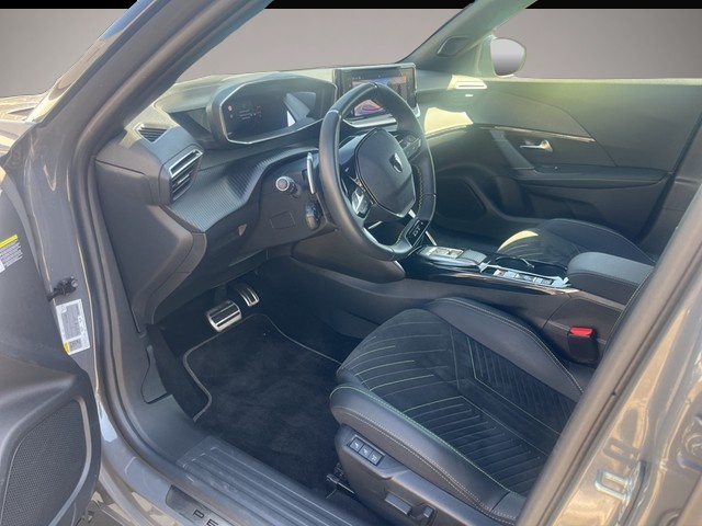 Peugeot 2008 (03/2024, Benzin)