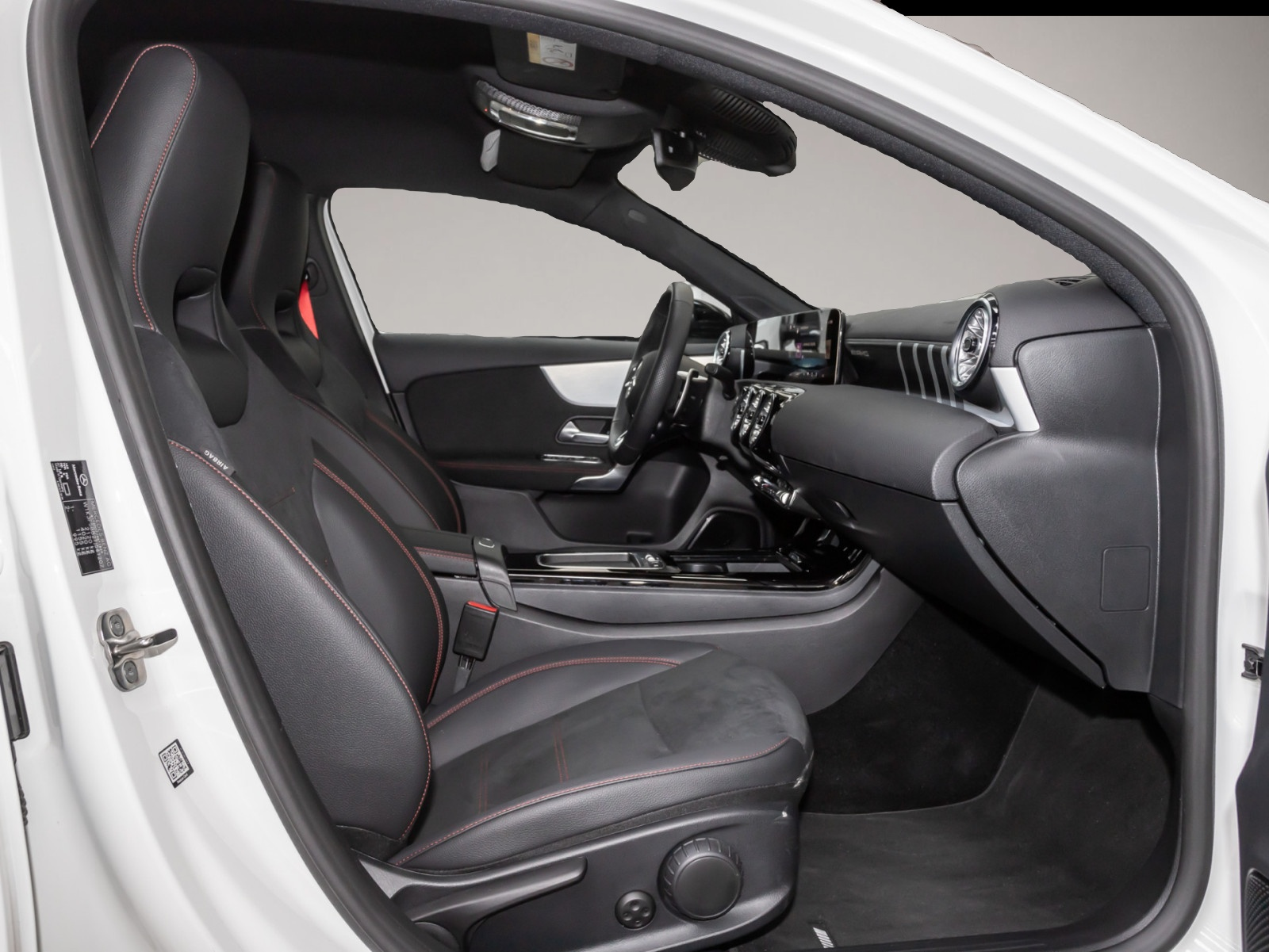 Mercedes-Benz A 35 AMG (08/2025, Benzin)