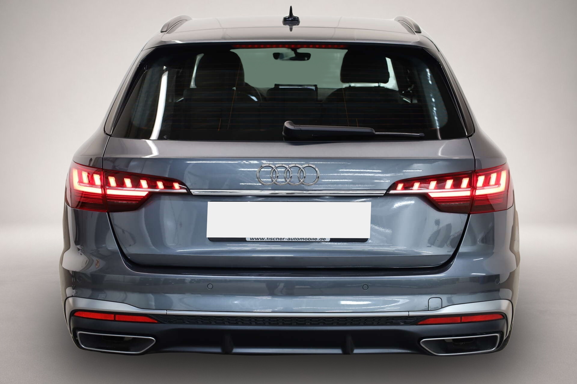 Audi A4 (03/2023, Benzin)