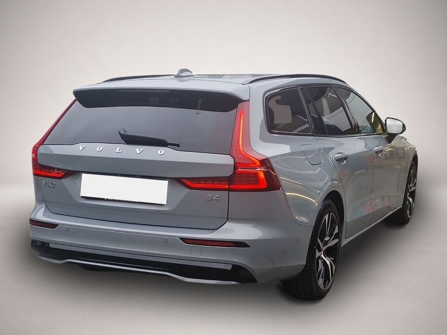 Volvo V60 (08/2025, Benzin)