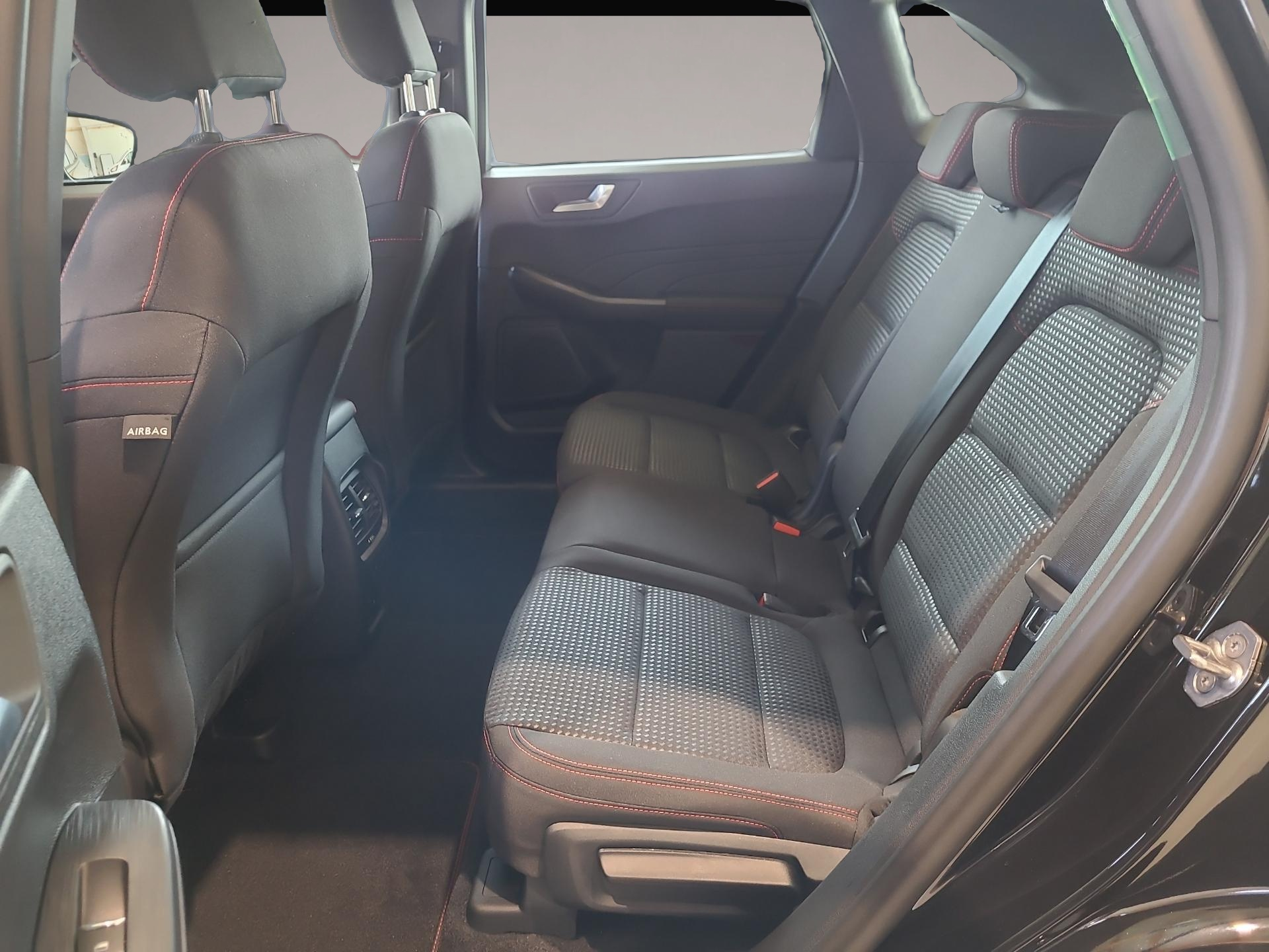 Ford Kuga (11/2023, Benzin)