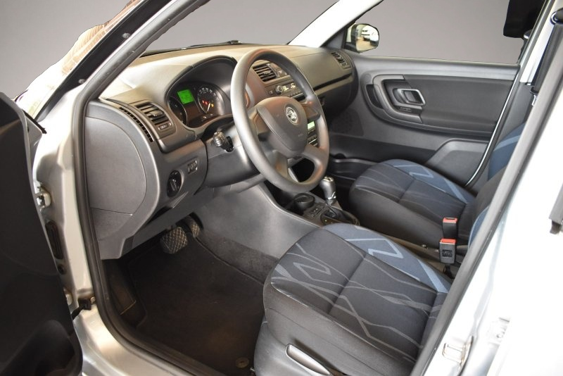Skoda Fabia (10/2013, )