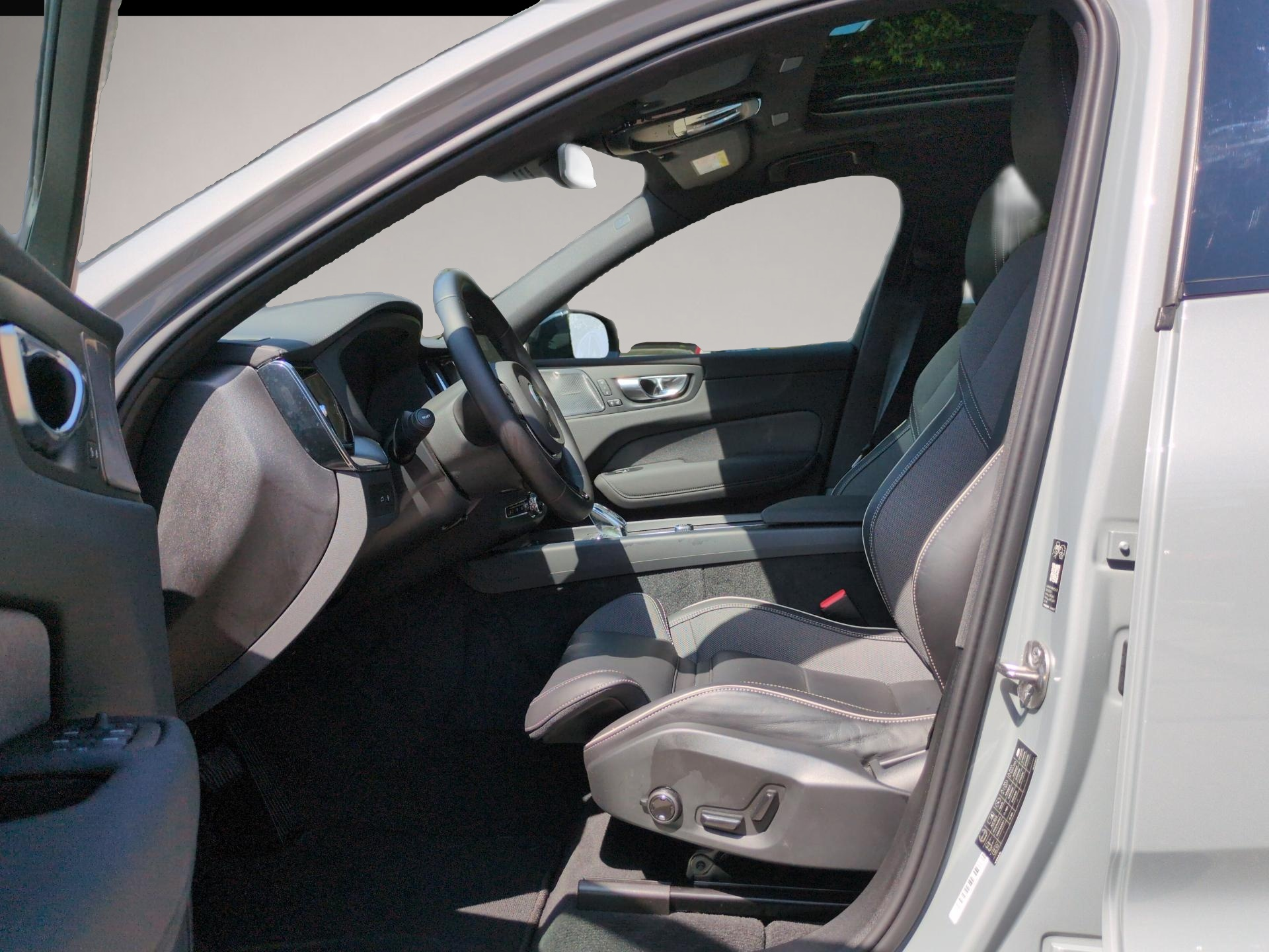 Volvo XC60 (12/2025, Hybrid (Benzin/Elektro))