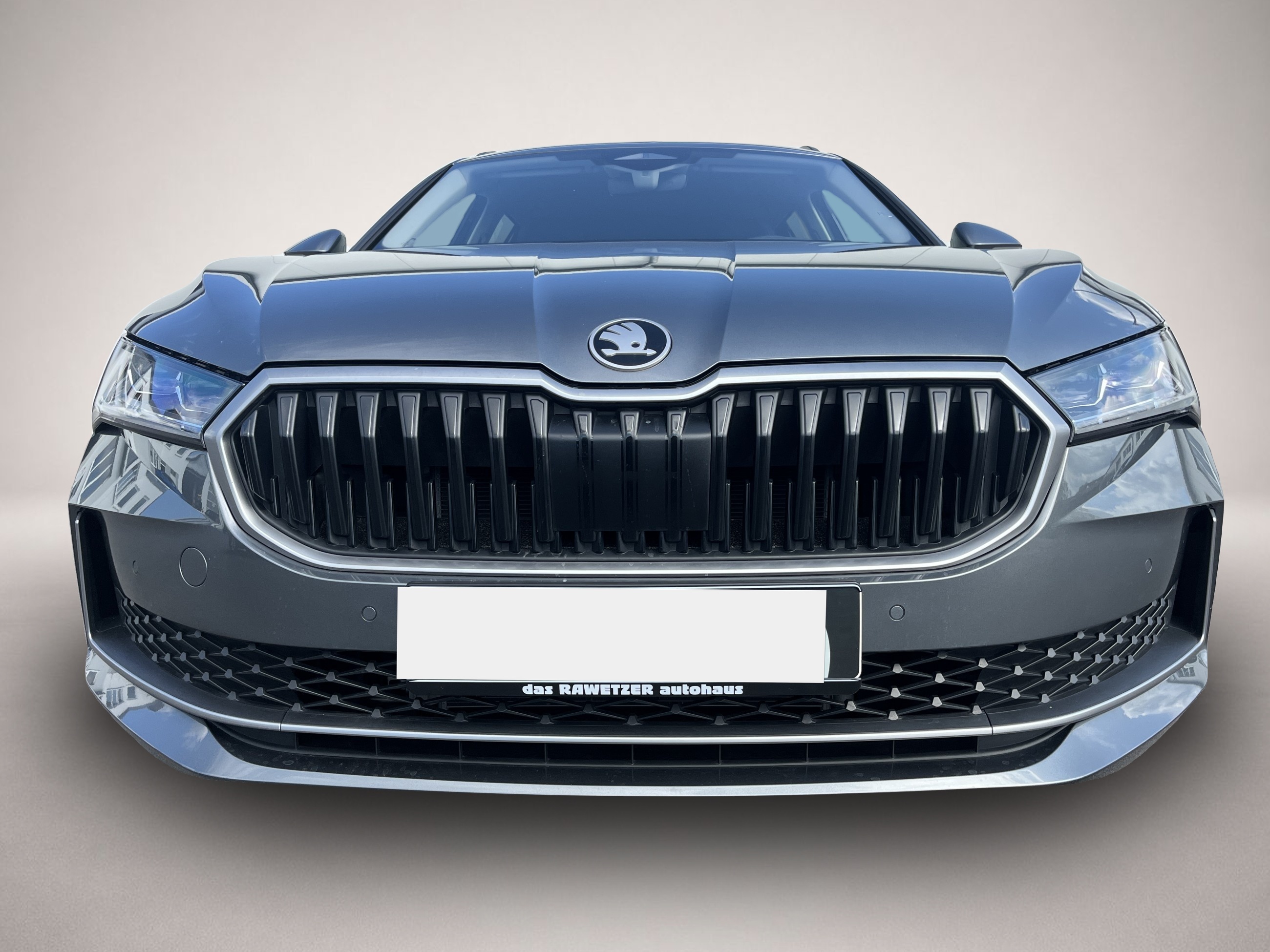 Skoda Superb (09/2025, Benzin)