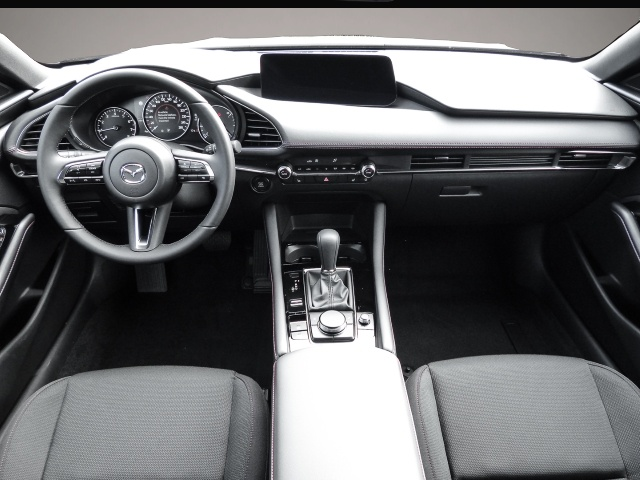 Mazda 3 (05/2026, Benzin)
