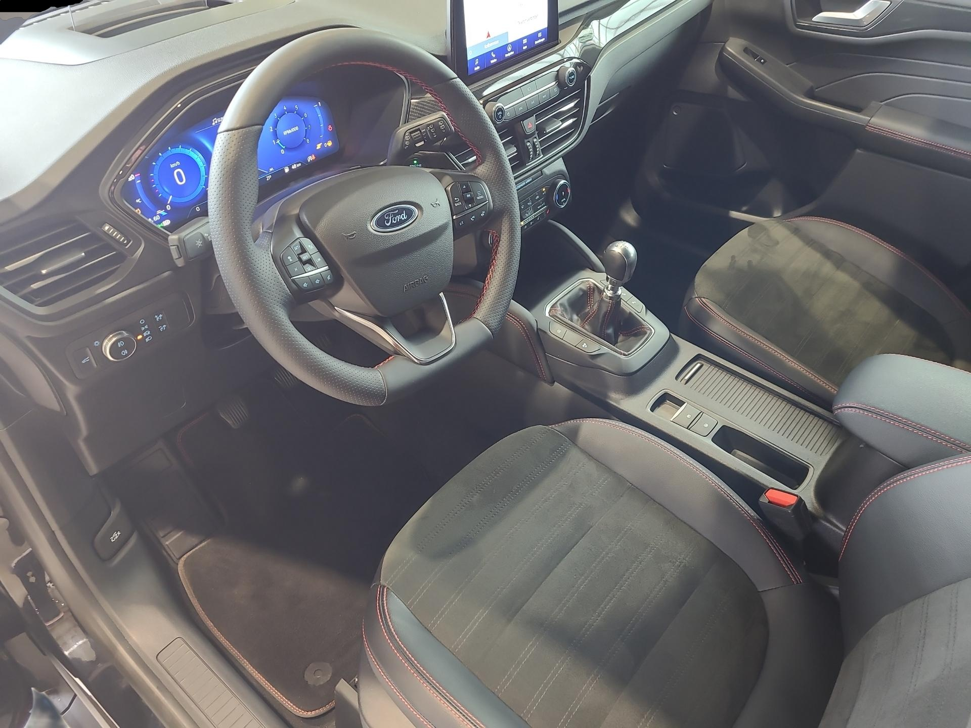 Ford Kuga (06/2023, Benzin)