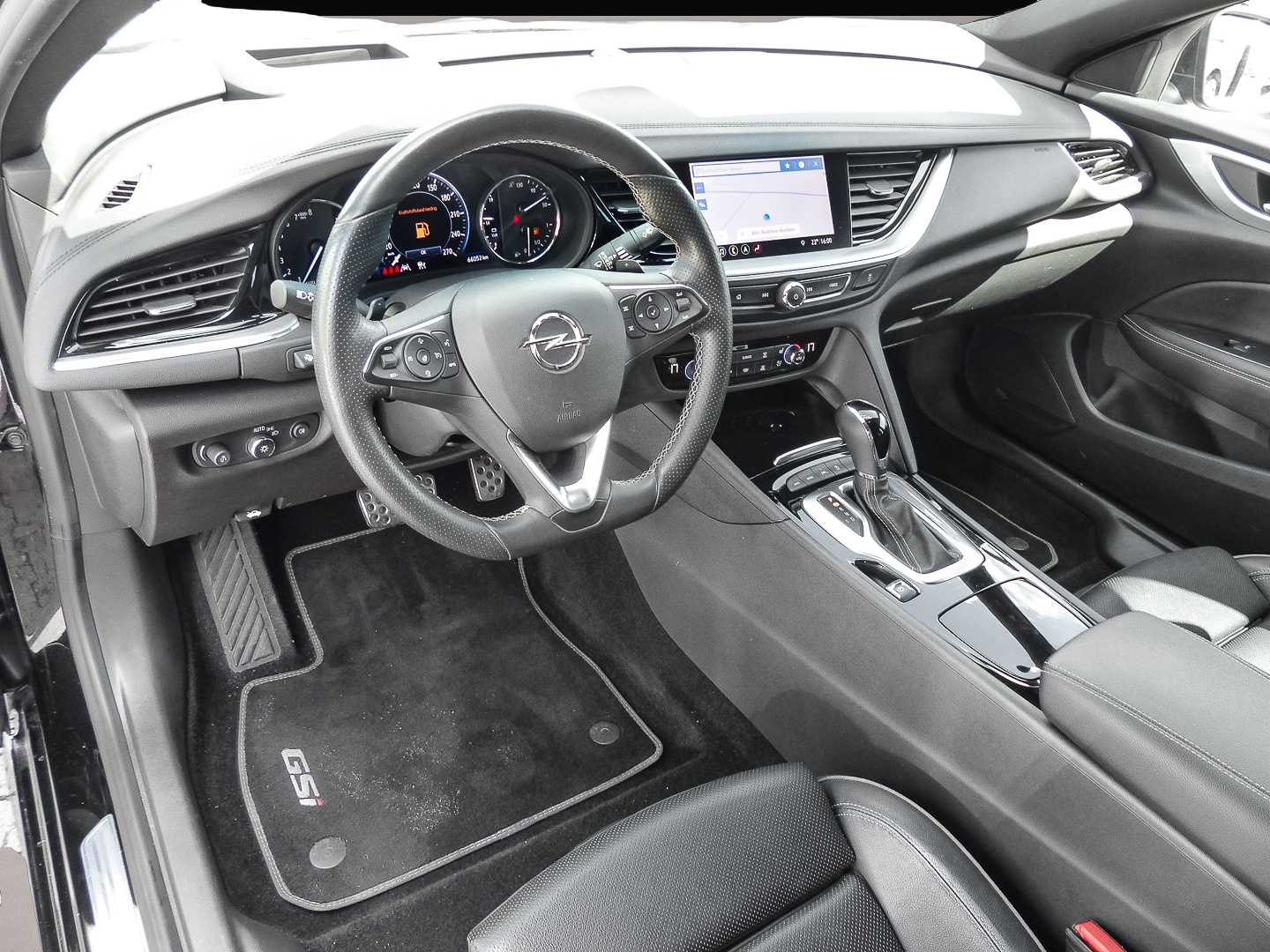 Opel Insignia (11/2020, Benzin)