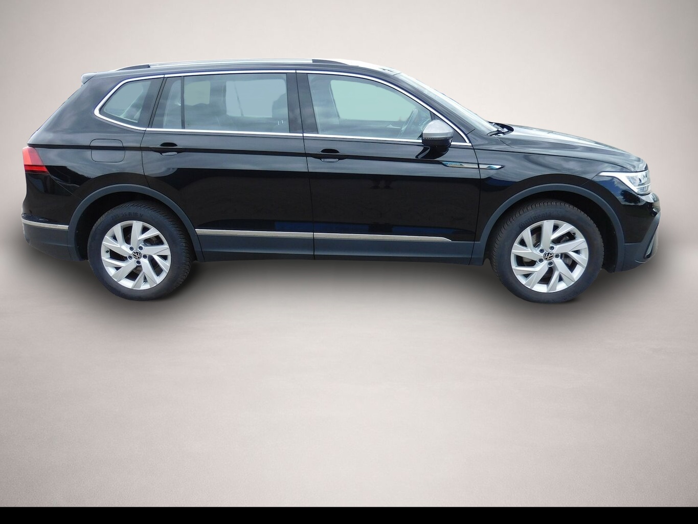 Volkswagen Tiguan Allspace (05/2025, Benzin)