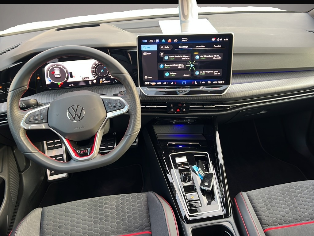 Volkswagen Golf (05/2025, Benzin)