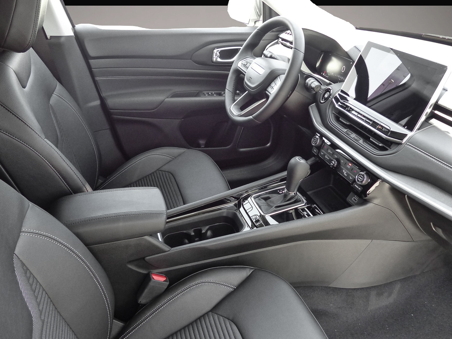 Jeep Compass (06/2023, Benzin)