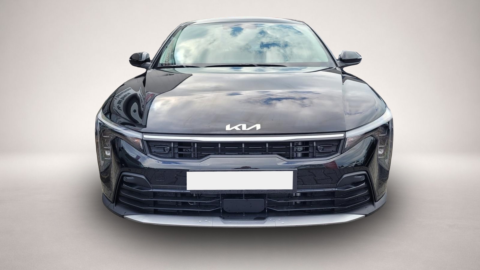 Kia K4, image 2 of 5