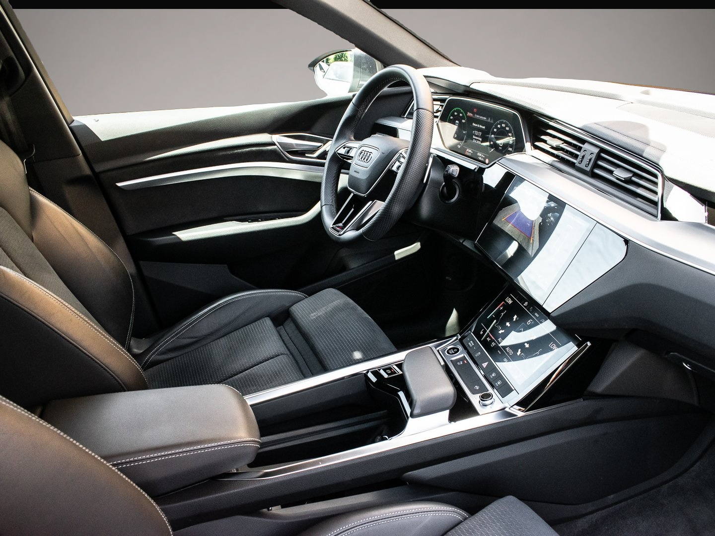 Audi quattro (06/2022, ELECTRIC)