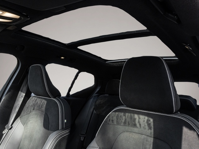 Volvo XC40 (11/2022, ELECTRIC)