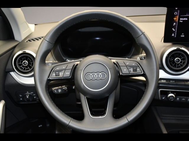 Audi Q2 (12/2025, Benzin)