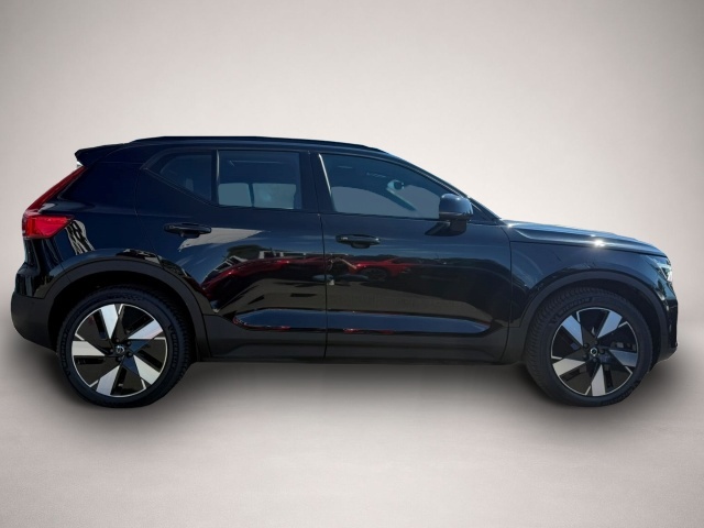 Volvo XC40 (08/2023, ELECTRIC)