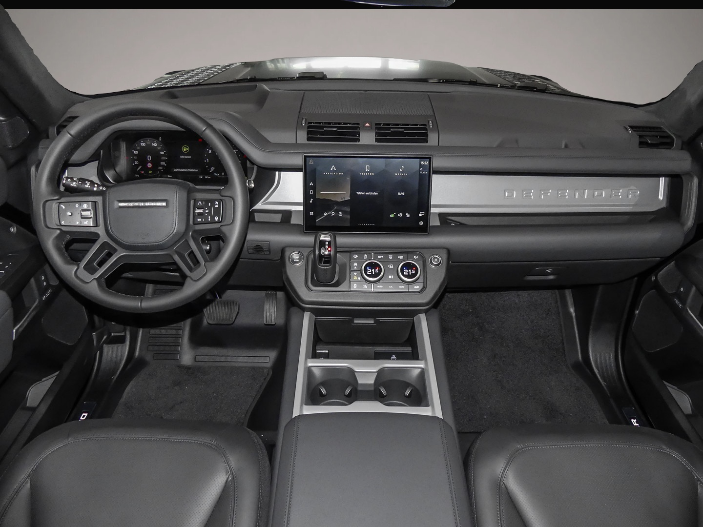 Land-Rover Defender (07/2025, Benzin)