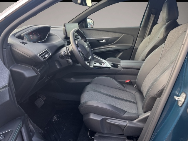 Peugeot 3008 (11/2023, Benzin)