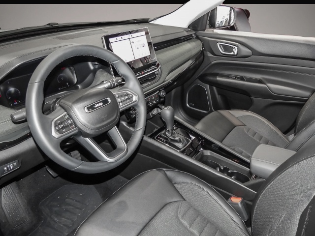 Jeep Compass (02/2025, Benzin)
