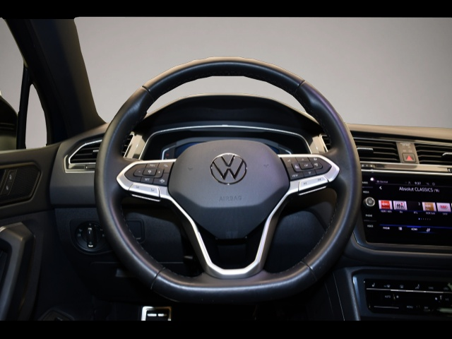 Volkswagen Tiguan (12/2021, Benzin)