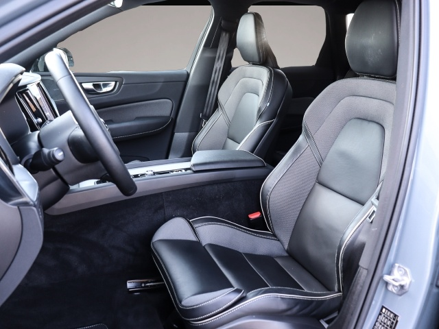 Volvo XC60 (02/2023, Benzin)