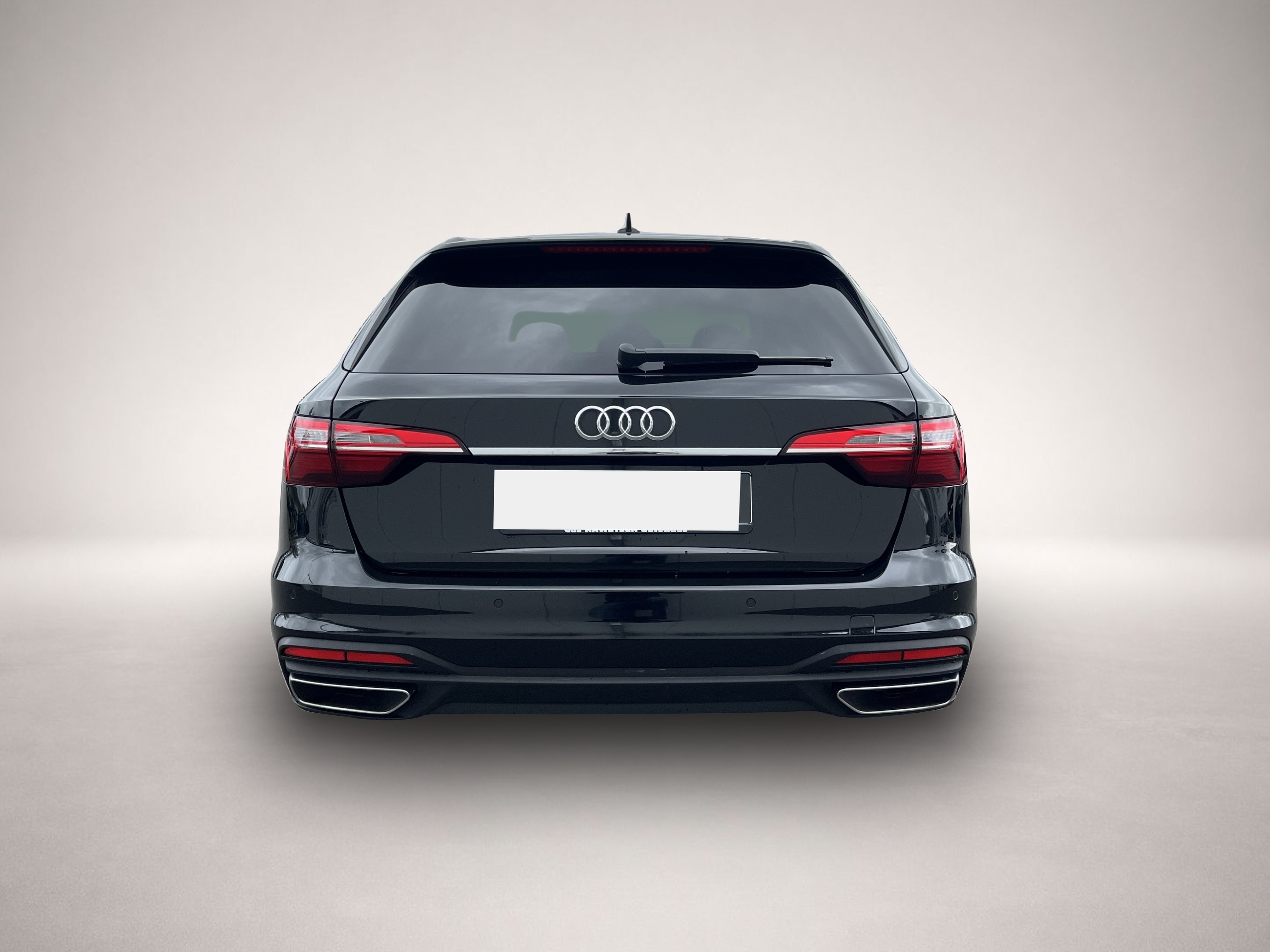 Audi A4 (08/2022, Benzin)