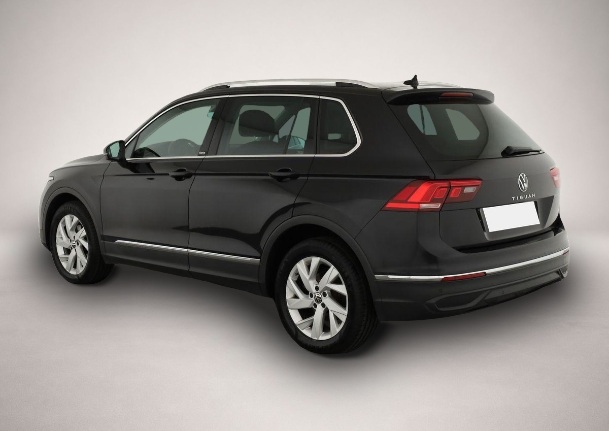 Volkswagen Tiguan (07/2023, Benzin)