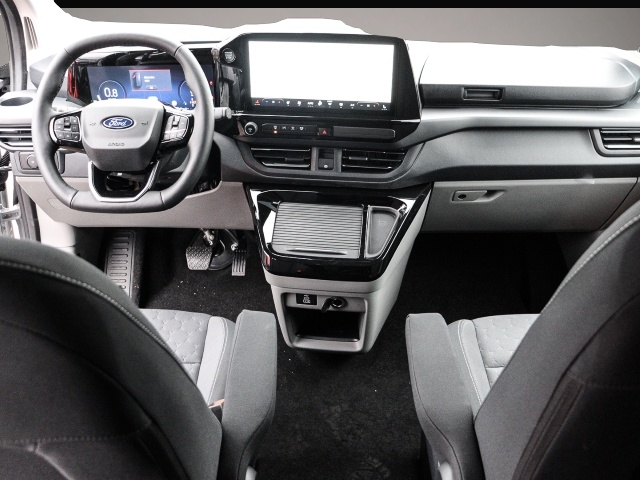 Ford Tourneo Custom (03/2026, Diesel)