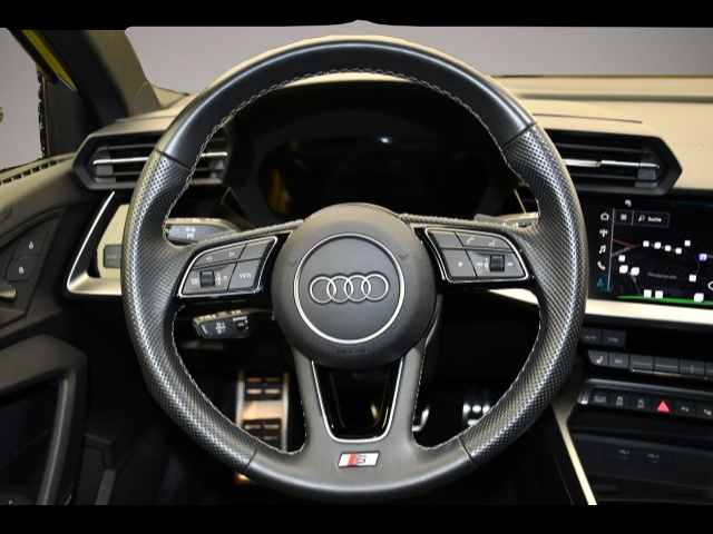 Audi quattro (03/2024, Benzin)