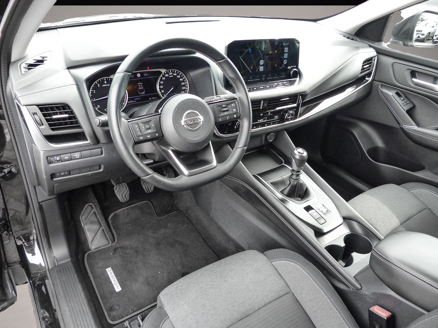Nissan Qashqai (01/2023, Benzin)