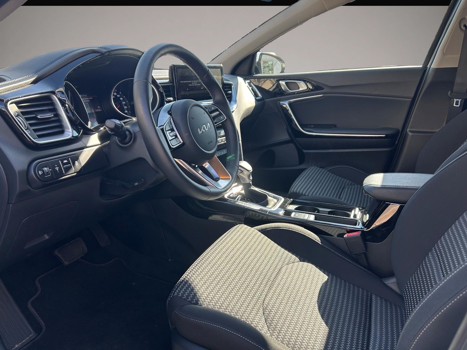 KIA cee'd / Ceed (11/2025, Benzin)