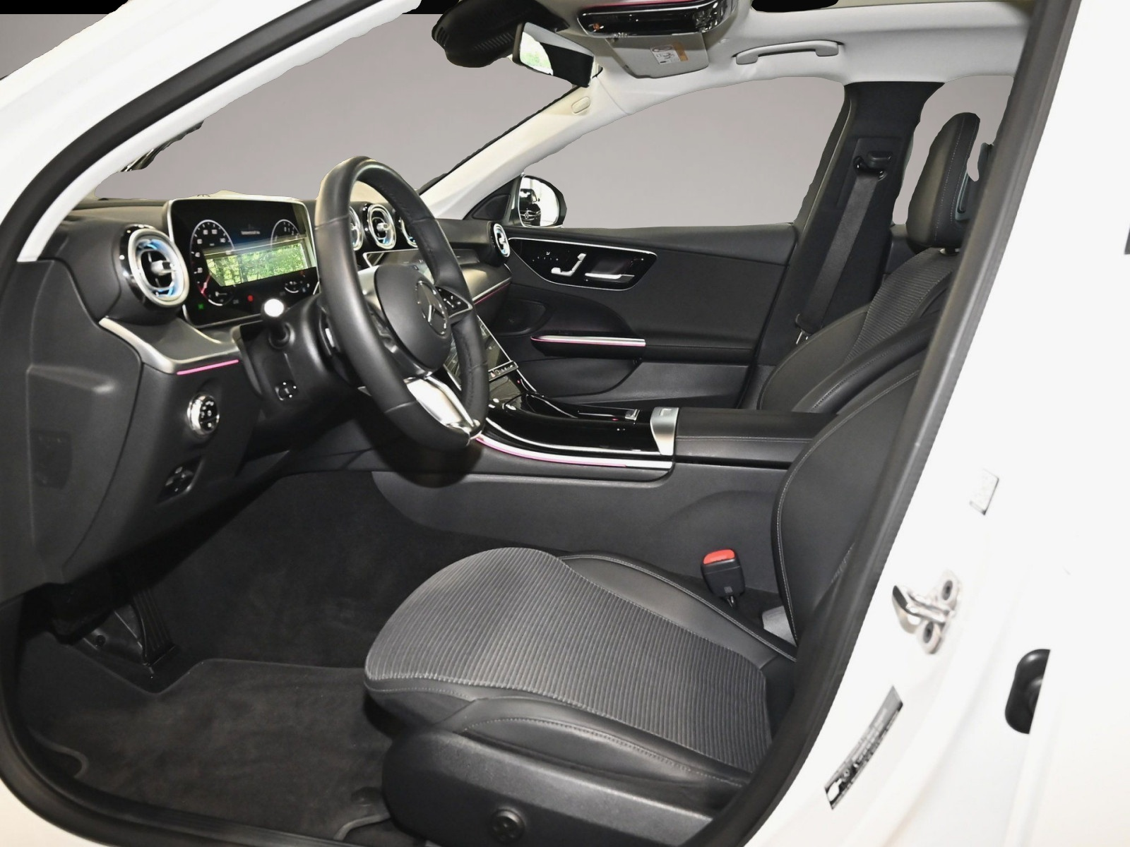 Mercedes-Benz C 300 (08/2025, Hybrid (Benzin/Elektro))