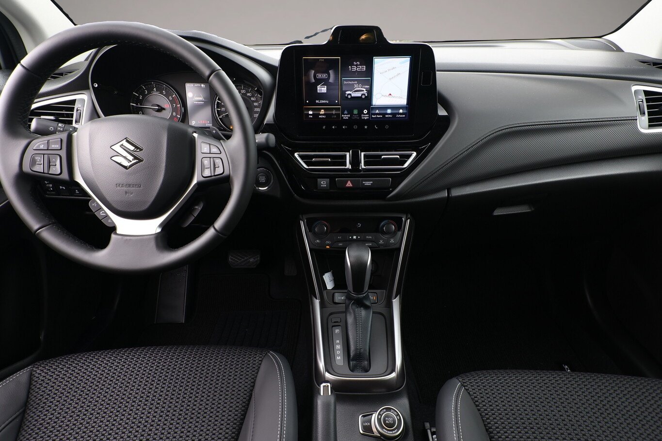 Suzuki Across (03/2026, Benzin)