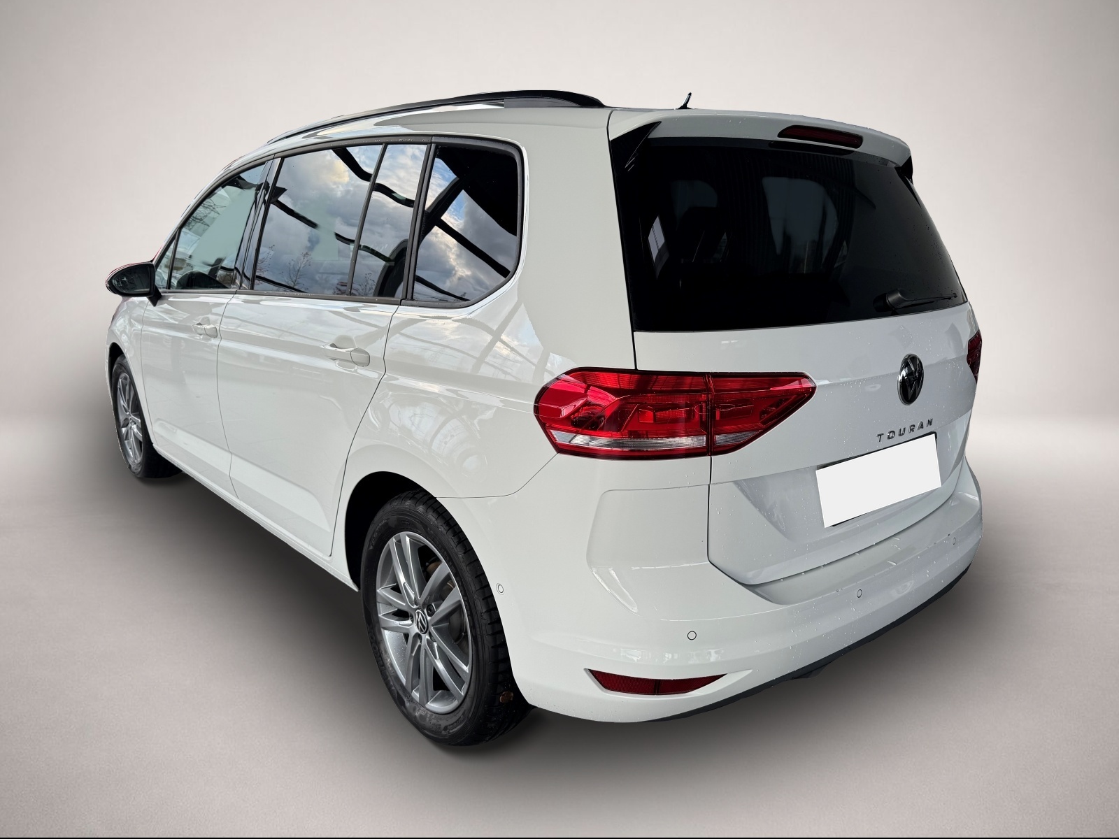 Volkswagen Touran (06/2025, Benzin)