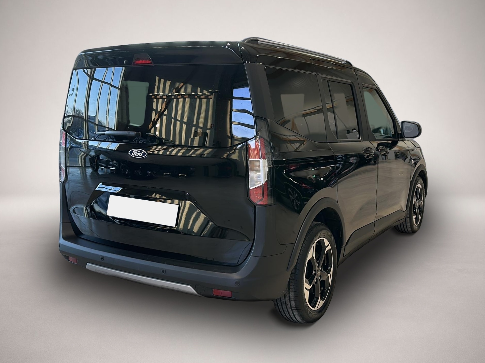 Ford Tourneo Courier (06/2025, Benzin)