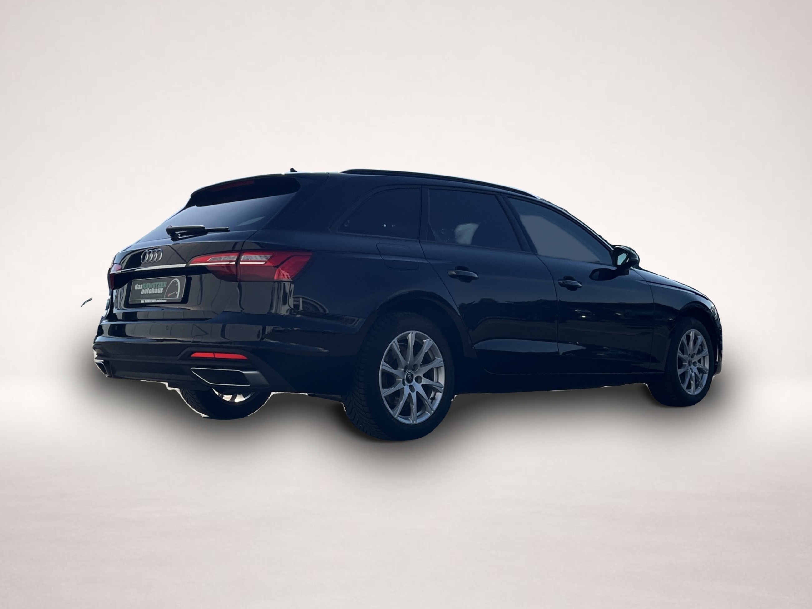 Audi A4 (08/2022, Benzin)