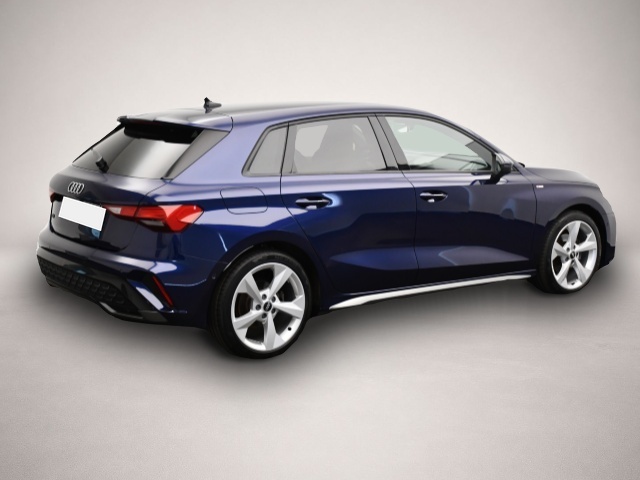 Audi A3 (10/2025, Benzin)