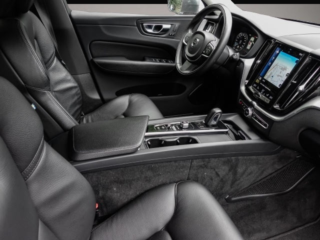 Volvo XC60 (02/2021, Benzin)