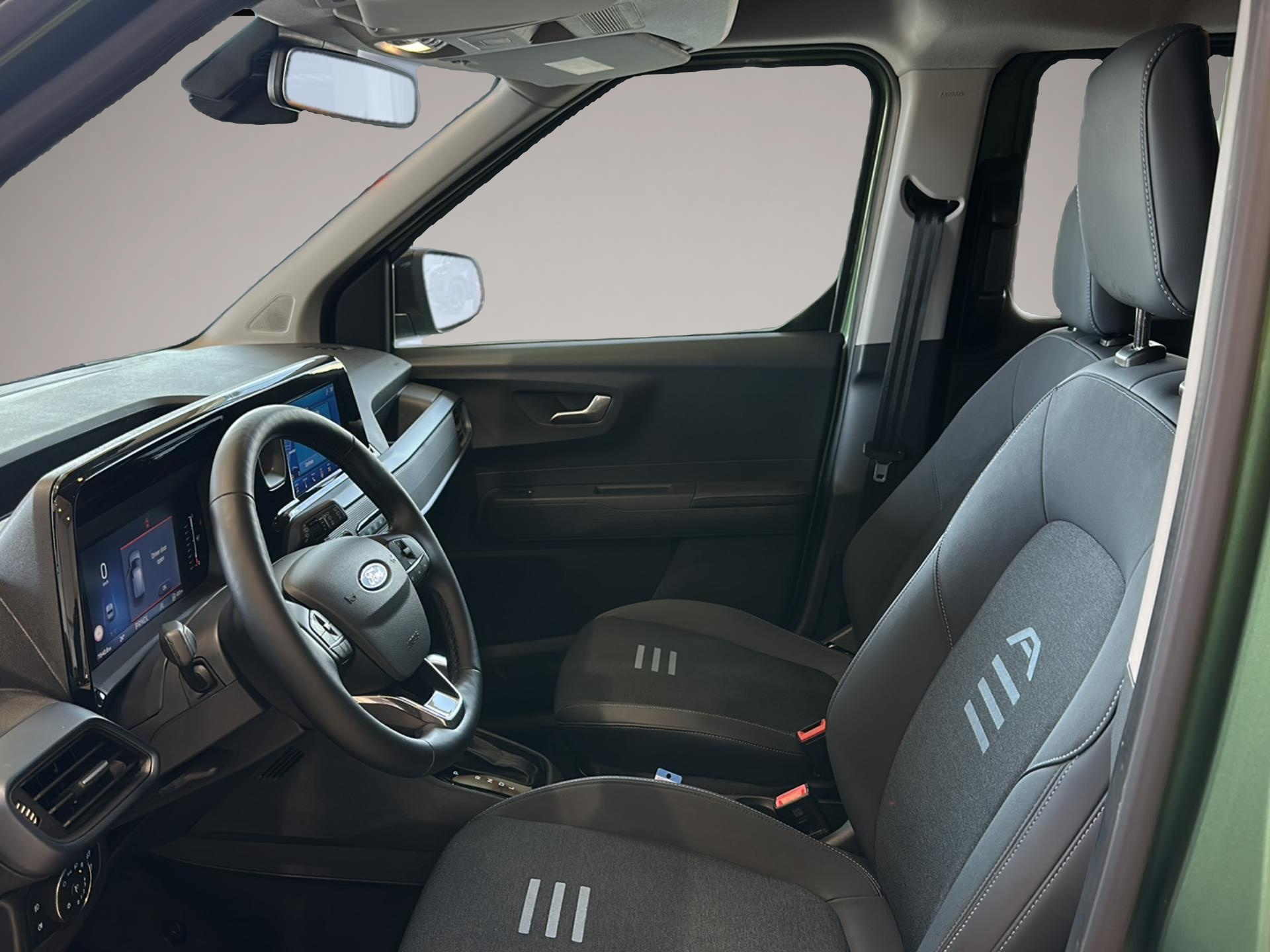 Ford Tourneo Courier (04/2025, Benzin)