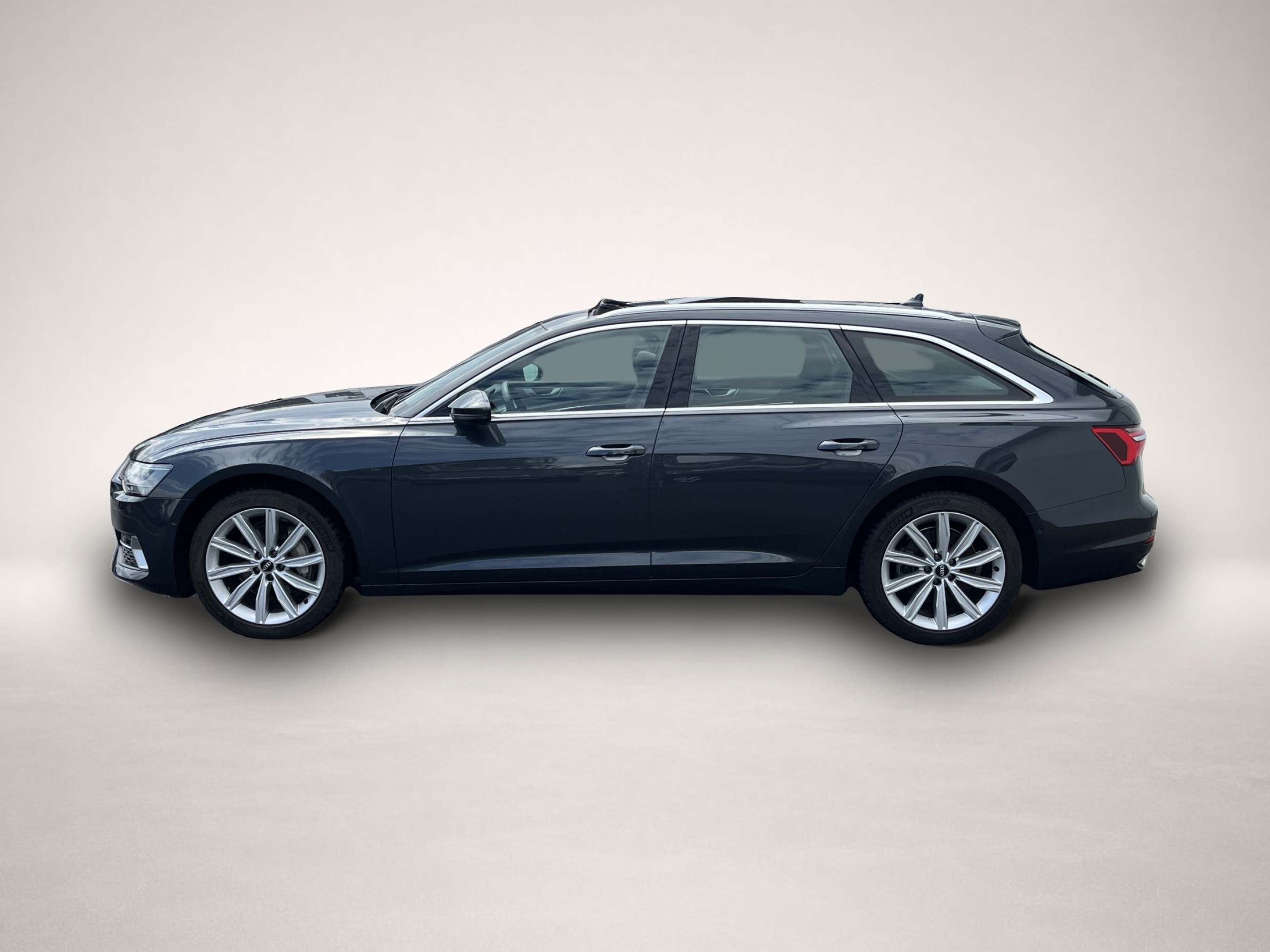 Audi A6 (07/2022, Benzin)
