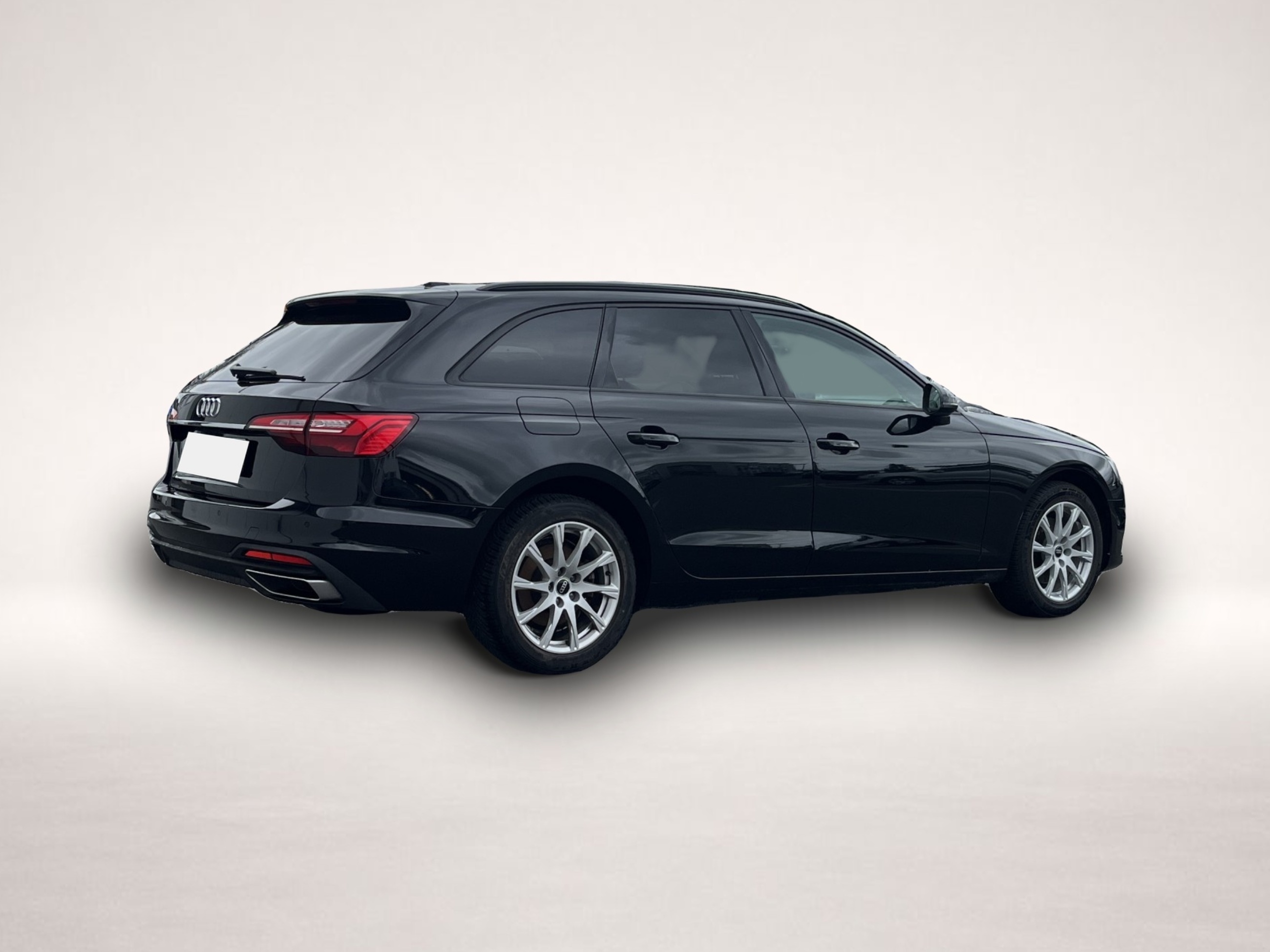 Audi A4 (08/2022, Benzin)