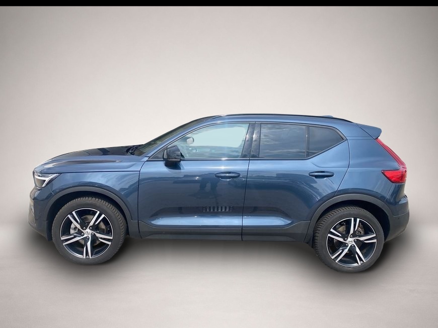 Volvo XC40 (10/2025, Benzin)