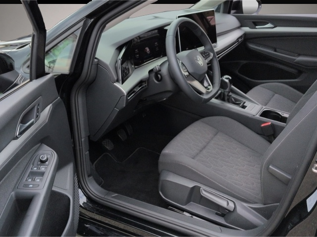 Volkswagen Golf (02/2025, Benzin)