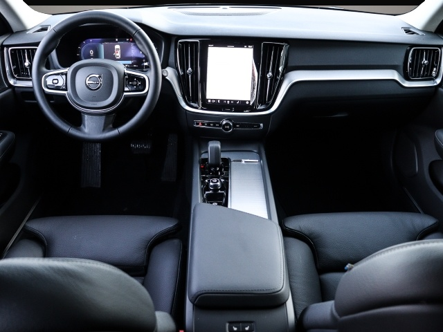 Volvo V60 (04/2025, Benzin)