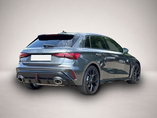 Audi RS3 (05/2026, Benzin)