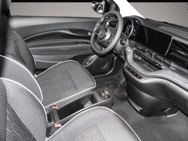 Fiat 500e, image 3 of 5